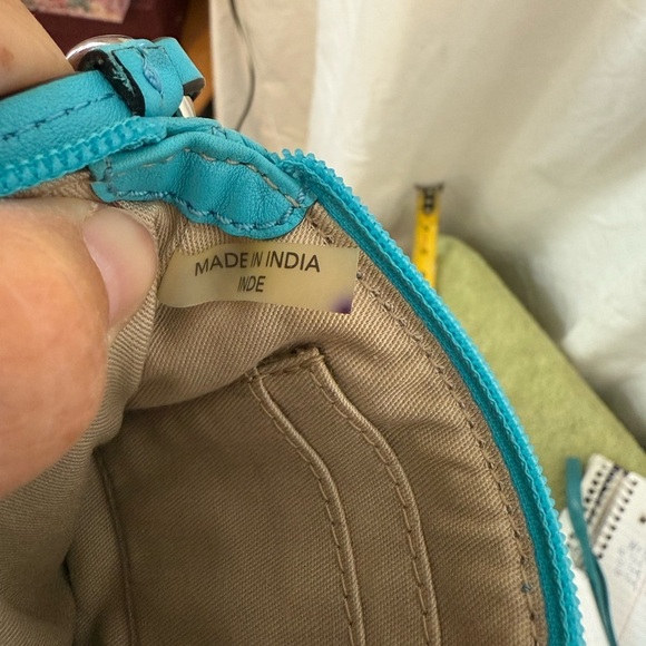 Coach Robins Egg Blue Wristlet/Clutch With Hangtag EUC *Flaw* - Picture 4 of 7